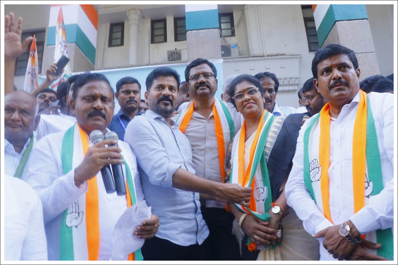 కాంగ్రెస్‌లో భారీగా చేరికలు