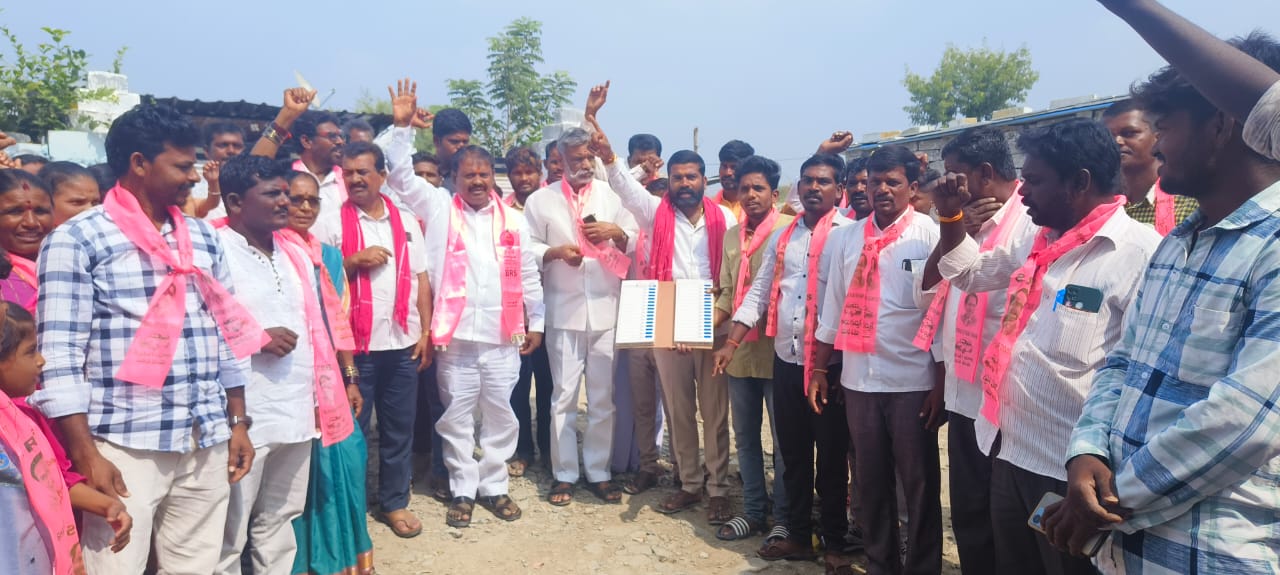 బీఆర్ఎస్సే గిరిజనులకు అండ దండ