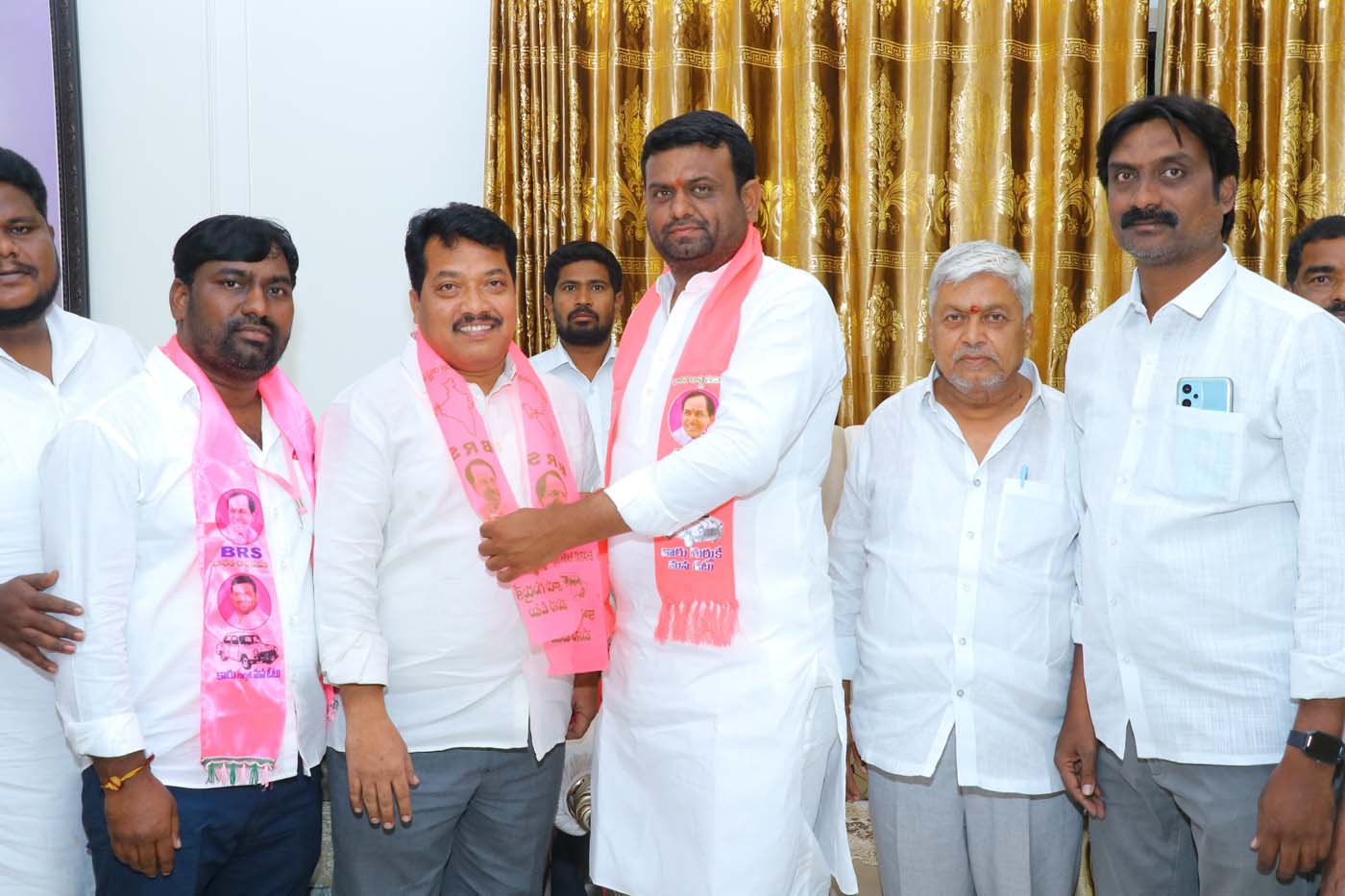 ప్రాధాన్యం లేని పార్టీలో ఉండలేం..!
