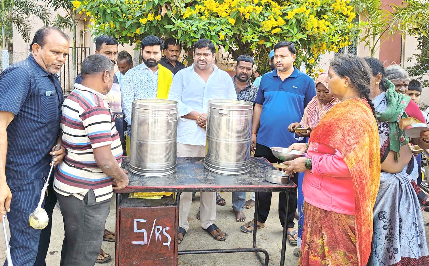 ఘనంగా సునీతమ్మ జన్మదినం