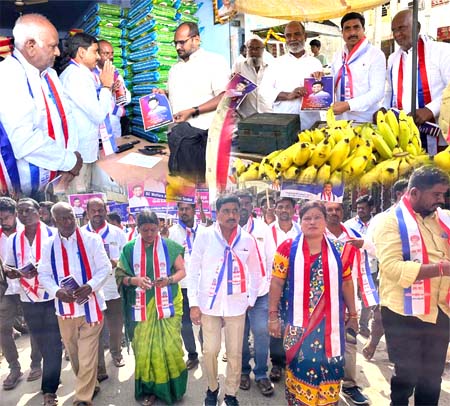 జనాల జేజేలు పైలెట్ కే..!