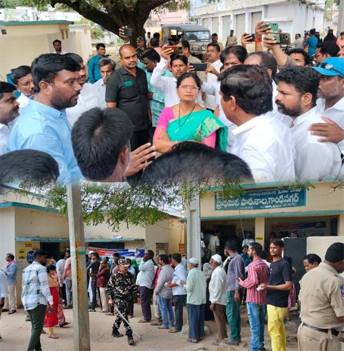 బయటోళ్ల చిచ్చు..!