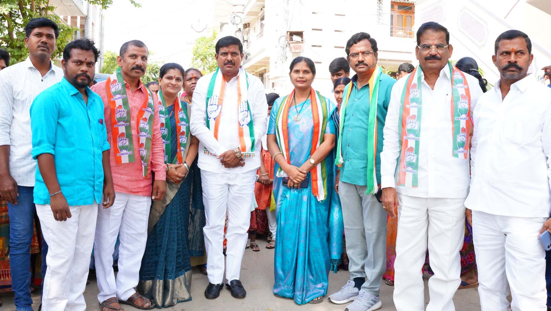 హస్తం గూటికి బీఆర్ఎస్ మహిళ నాయకురాలు