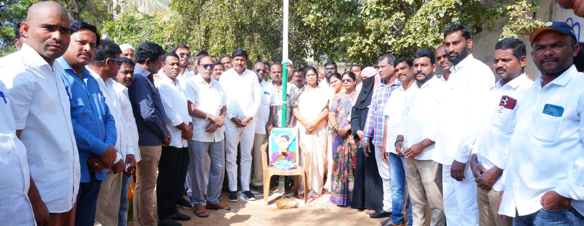 కాంగ్రెస్ పార్టీతో దేశానికి స్వాతంత్రం