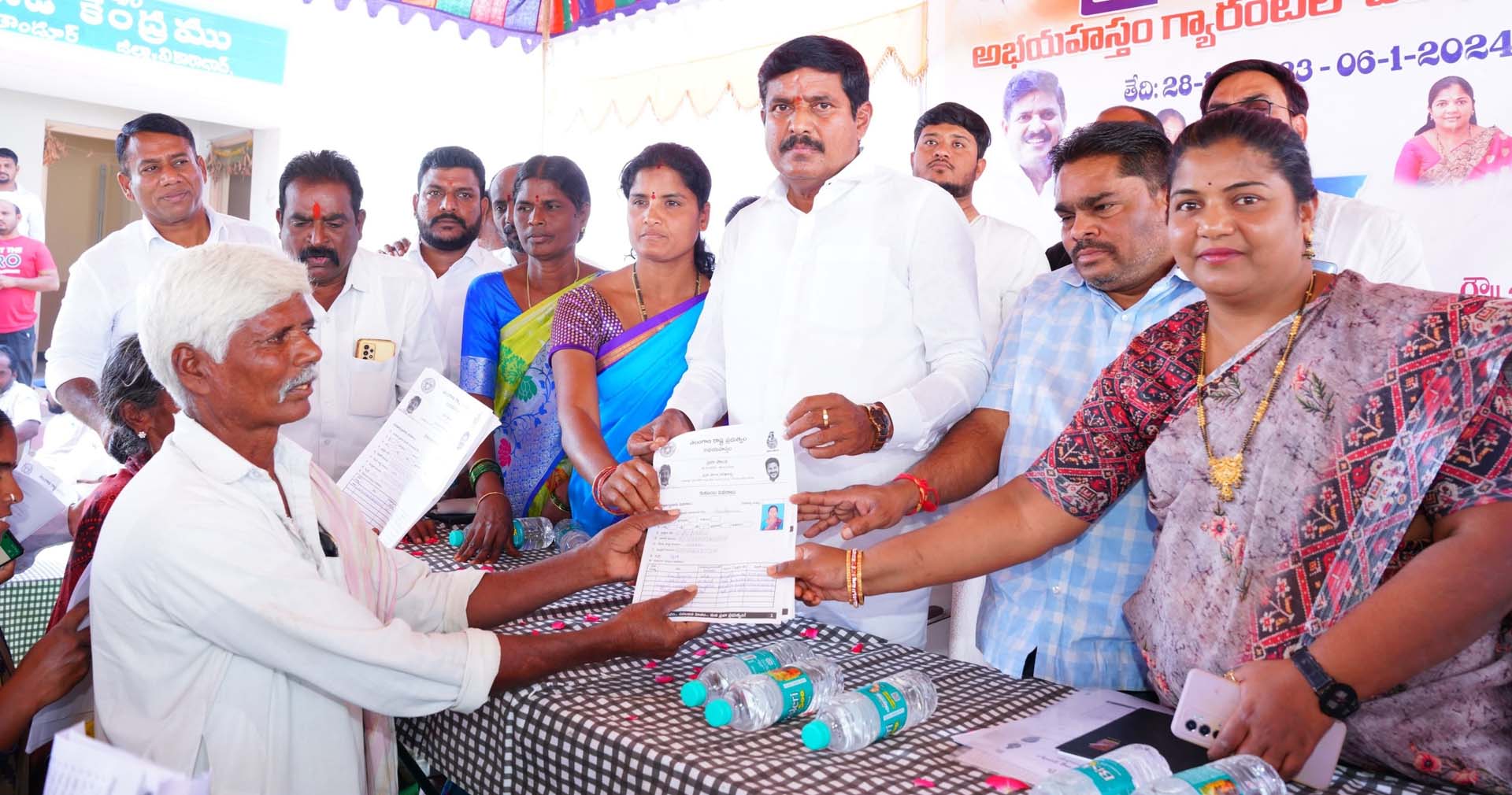 పేదలను ఆదుకోవడమే కాంగ్రెస్ లక్ష్యం