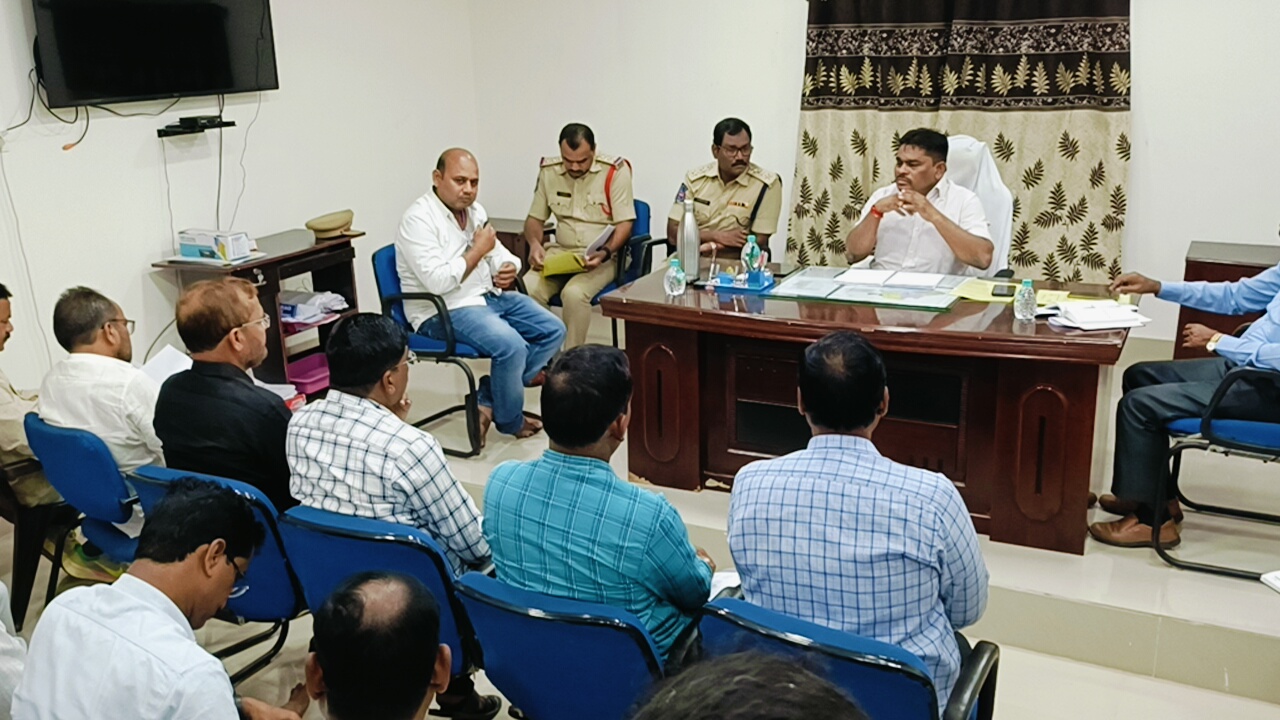 అక్రమ ఇసుక రవాణాకు చెక్..!