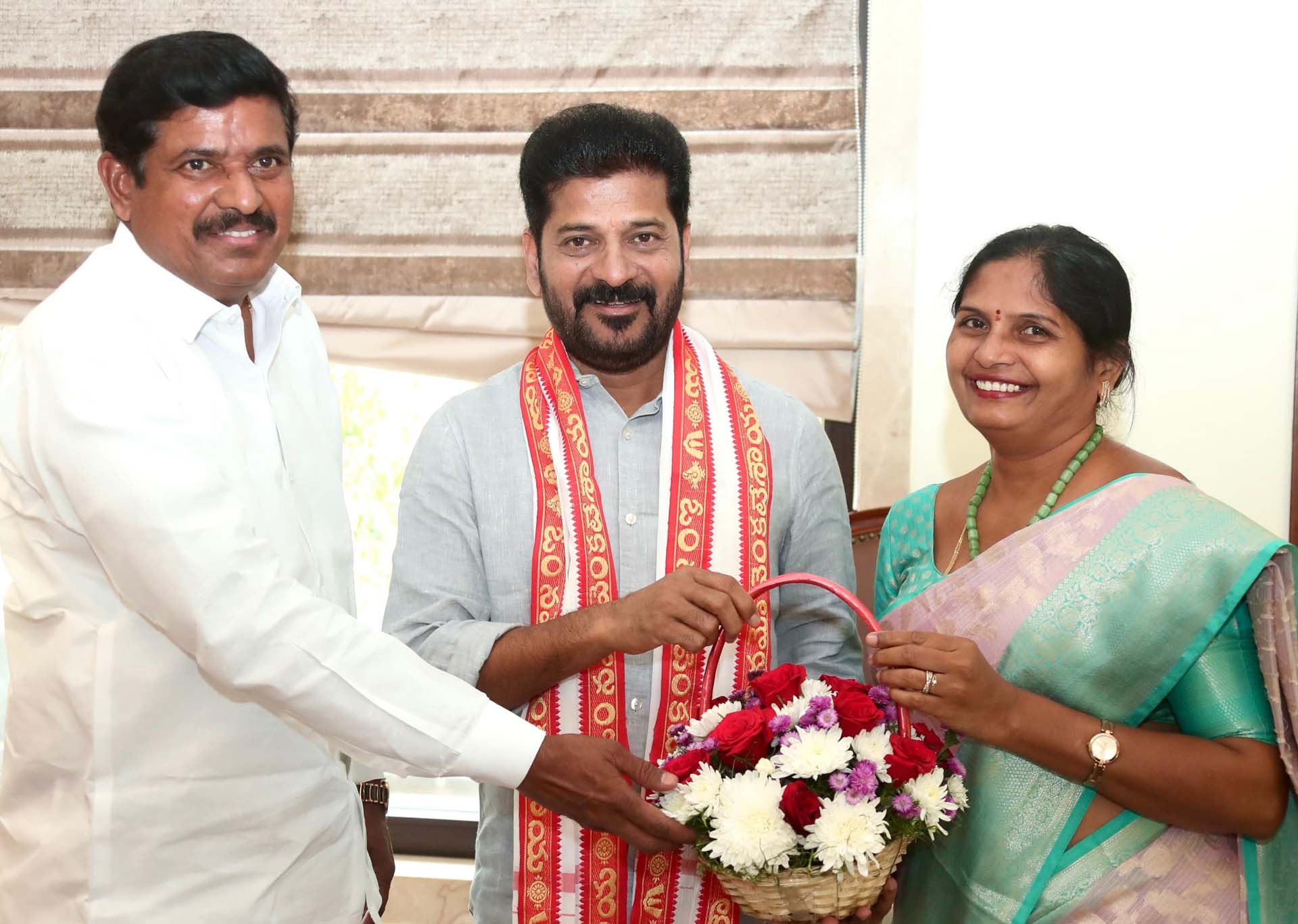 సీఎం రేవంత్ రెడ్డితో ఎమ్మెల్యే భేటి