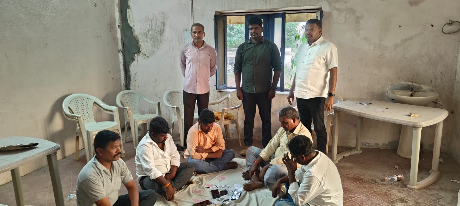ఐదుగురు పేకాటరాయుళ్ల అరెస్టు