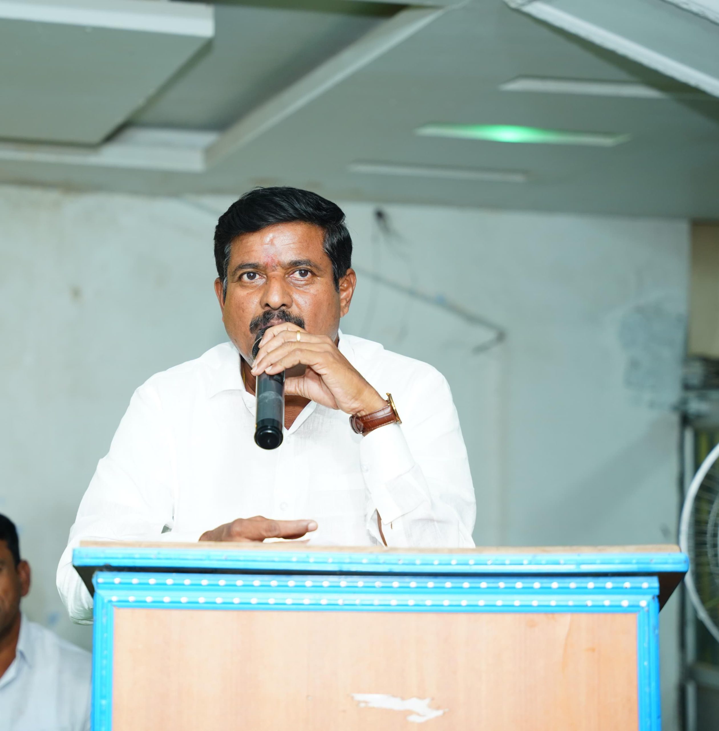 పల్లె పాలనలో ప్రత్యేకతను చాటుకోవాలి