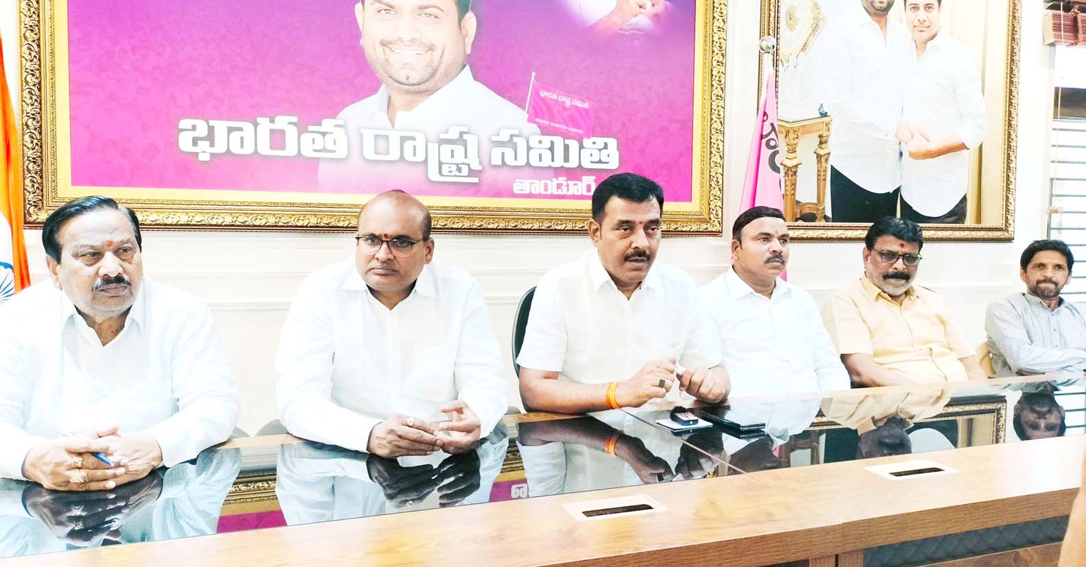 కాంగ్రెస్సోళ్లు.. జాగ్రత్త..!