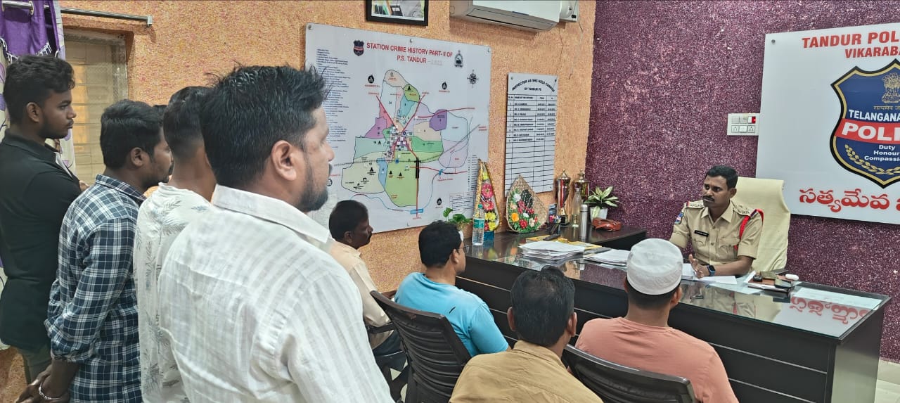 డీజేలు పెడితే కేసులు