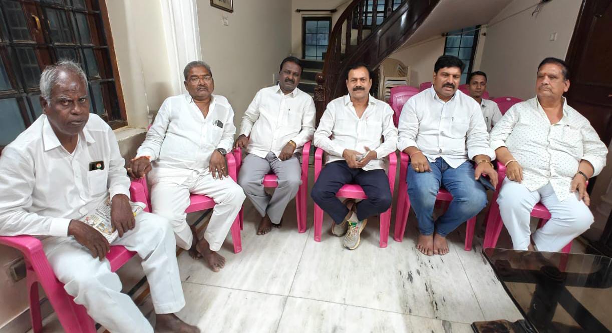 అవిశ్వాసం పెట్టె హక్కు మీకెక్కడిది