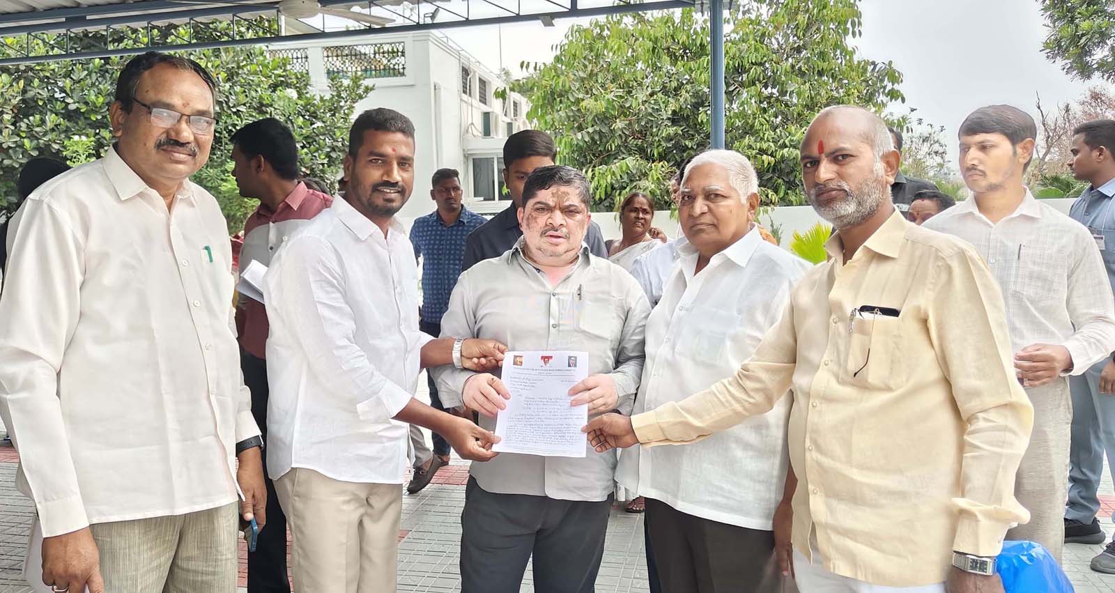 వాల్మీకీ బోయ కార్పోరేషన్ చేర్చండి