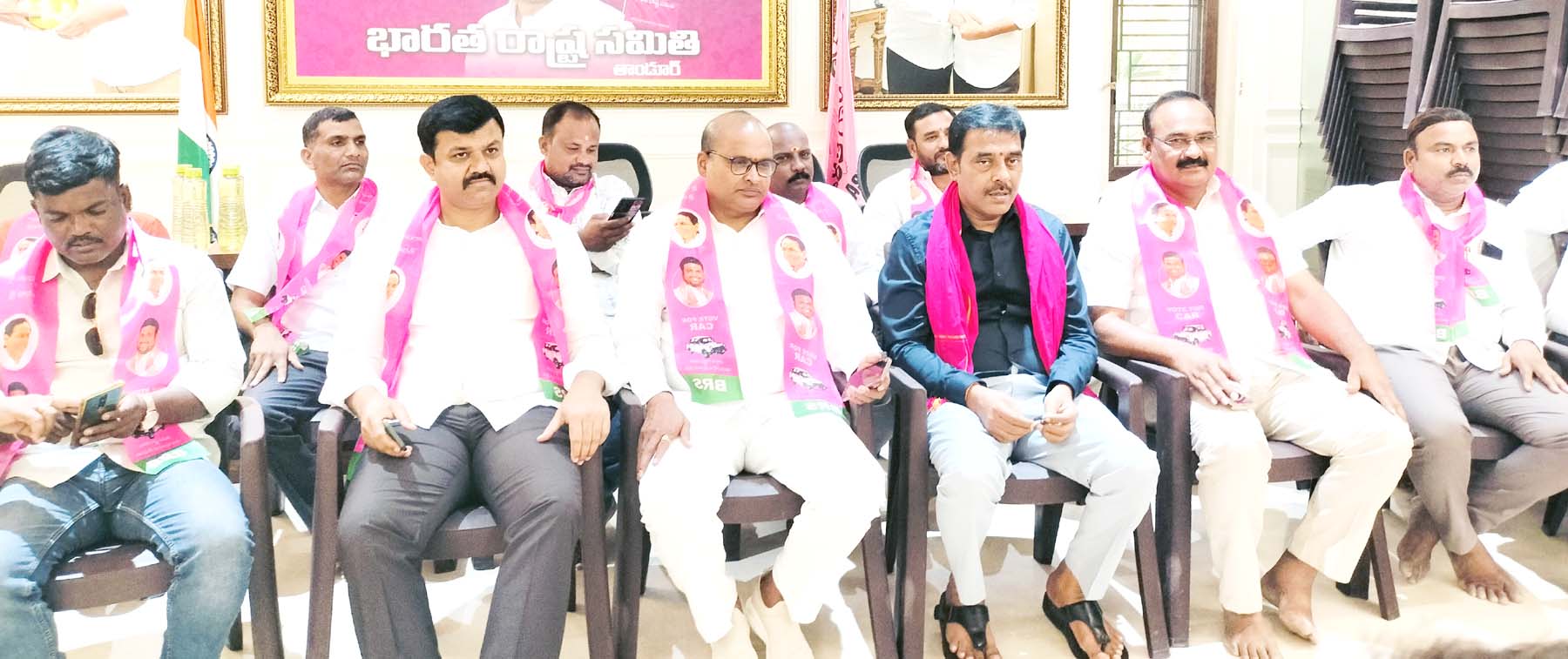 బీఆర్ఎస్ పార్టీని వీడింది స్వార్ధపరులే..!