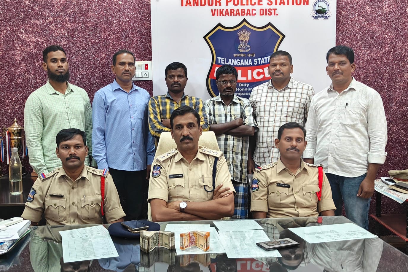 జేబు దొంగలకు జైలు..!