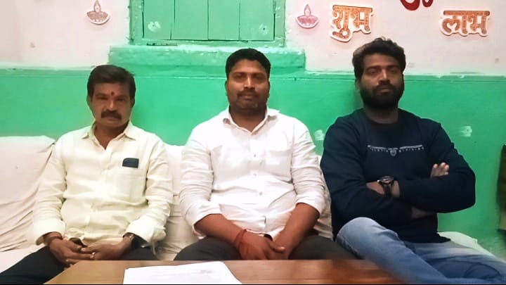 గోశాలలో స్వార్థ రాజకీయాలు..!