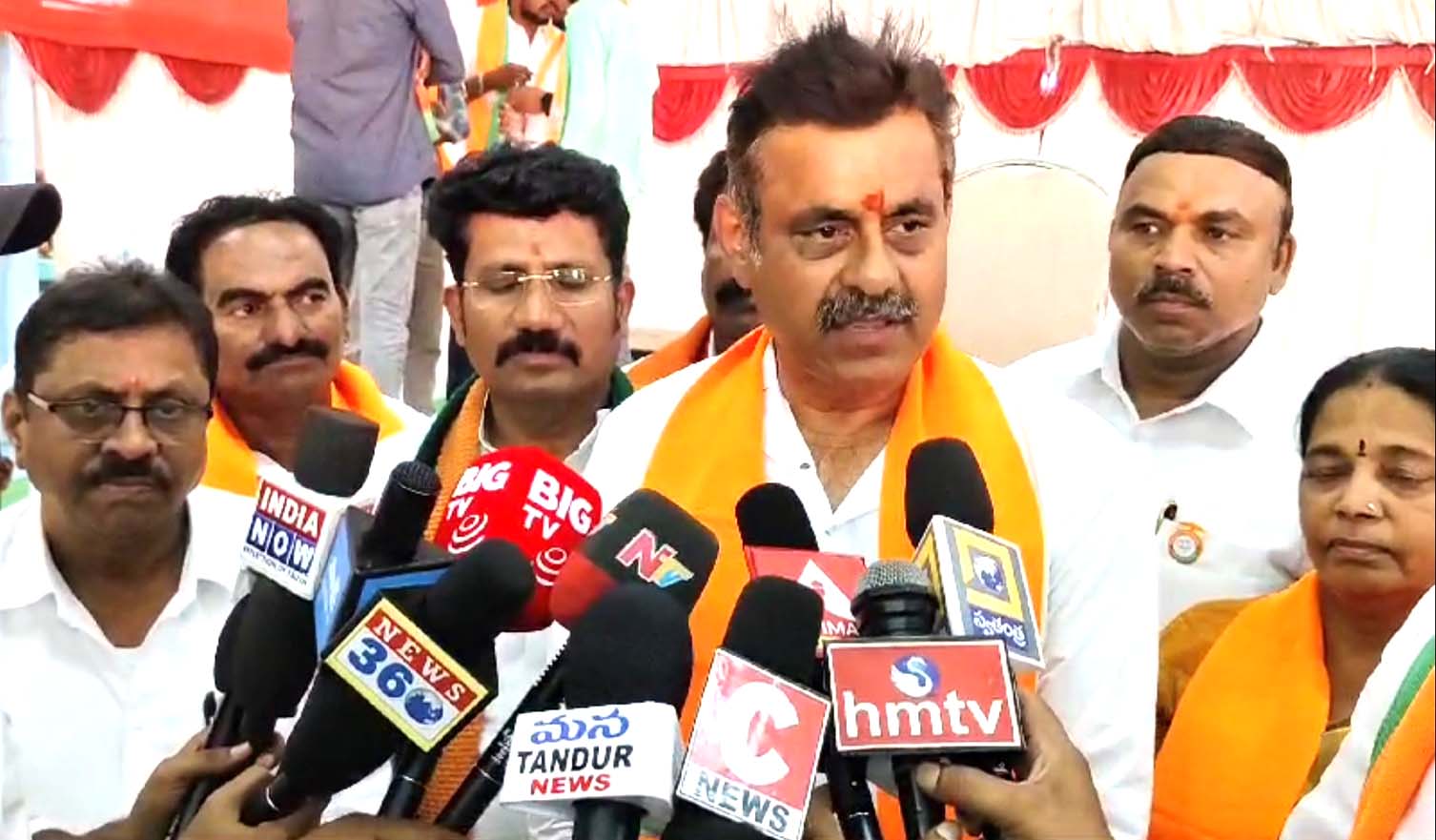 రంజిత్‌ రెడ్డి గుట్టు హస్తంకెరుక..!