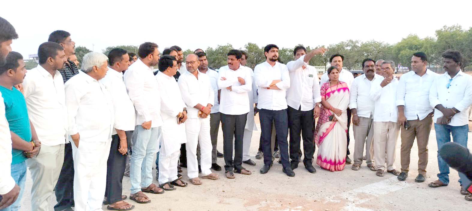 లక్ష మందితో కాంగ్రెస్ బహిరంగ సభ