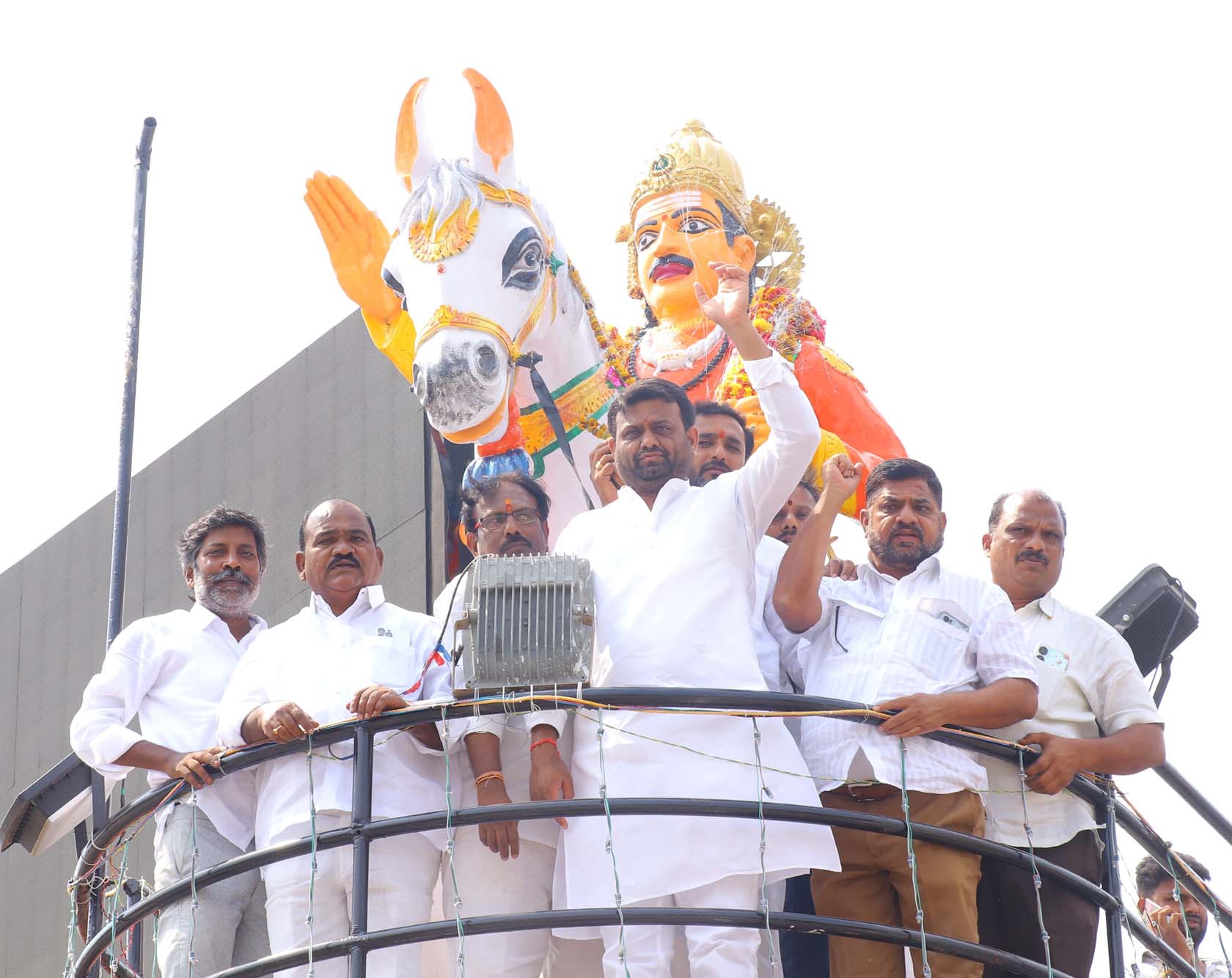 బసవేశ్వరుడి మార్గం ఆచరణీయం