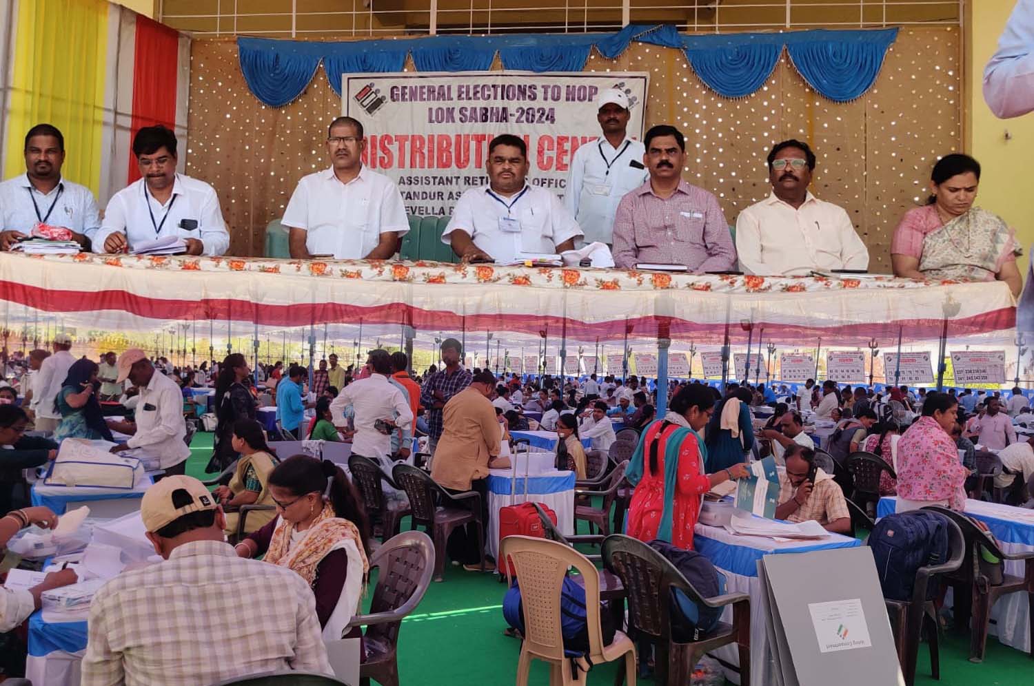 ఓటింగ్‌కు రెడీ..!