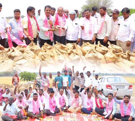 కాంగ్రెస్ మాట బోగస్..!