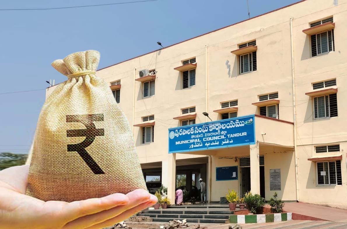 కాంట్రాక్టర్లకు కాసుల దాసోహం..!