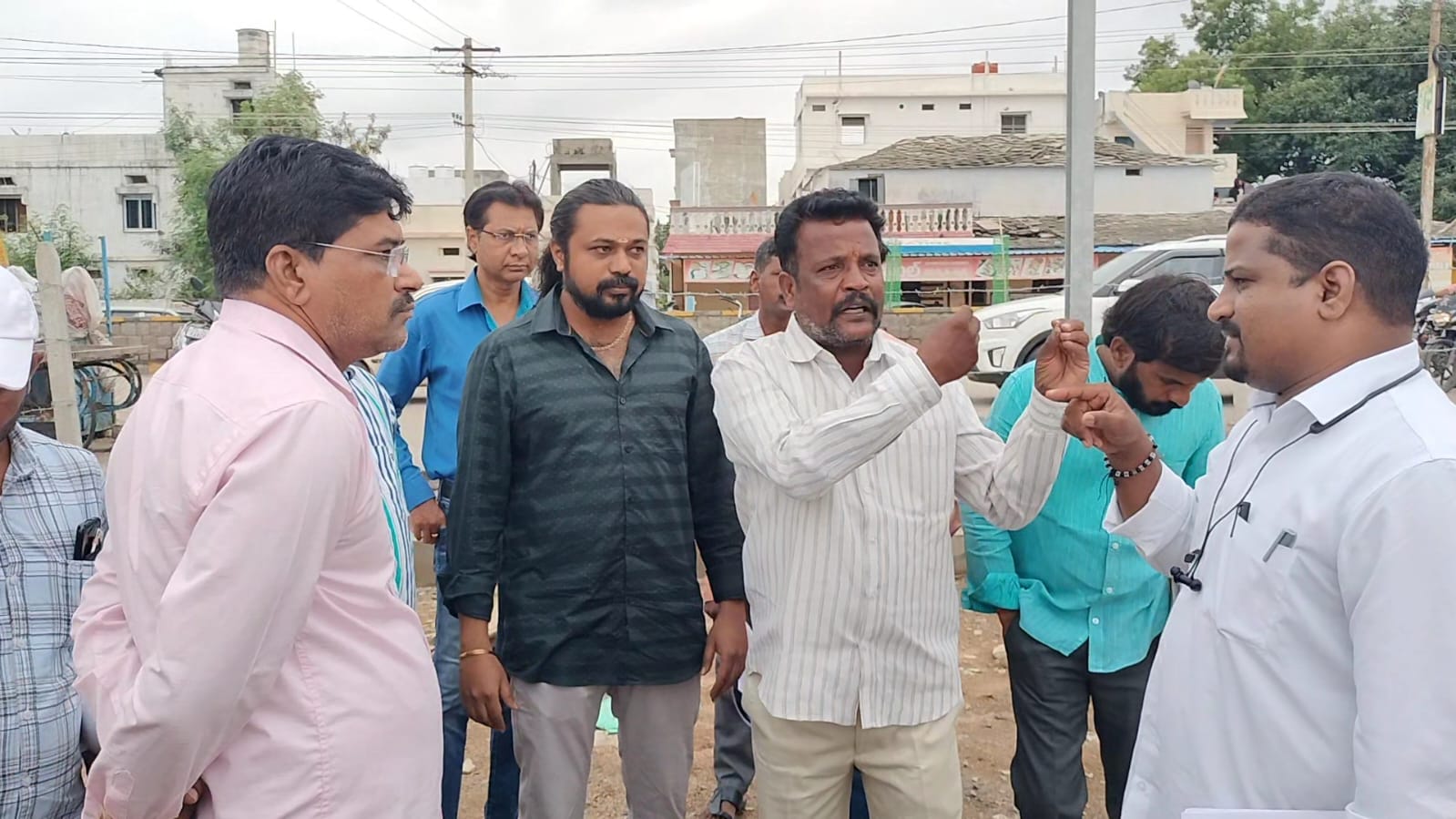 వివాదాస్పద భూమి ప్రభుత్వానిదే..!