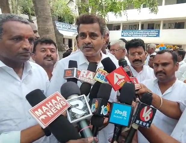 ఆ పదవులపై ఆశలేదు..!