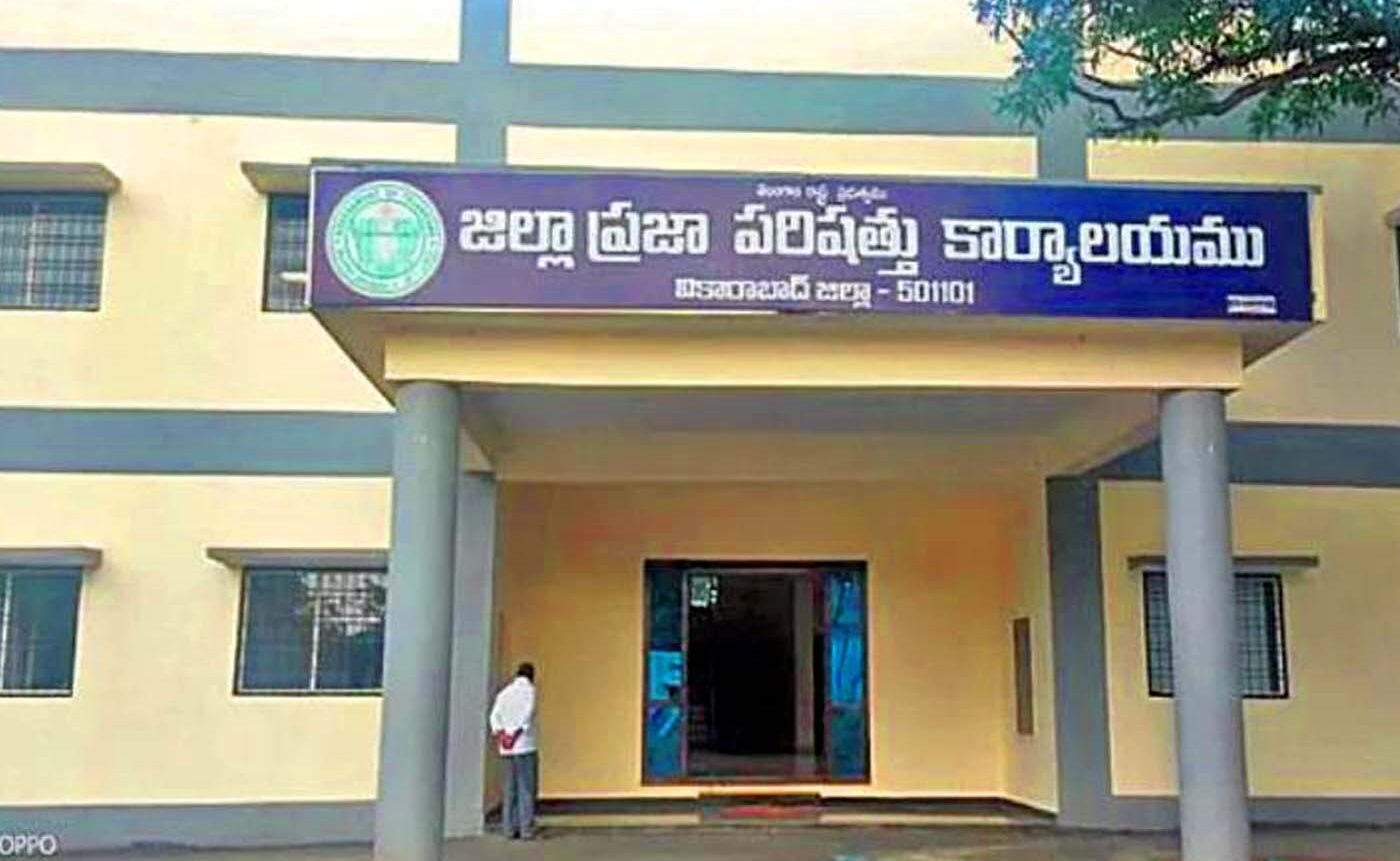 జెడ్పీ చైర్‌పర్సన్‌పై అవిశ్వాసం
