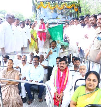 ప్రయాణికుల సేవకు ఆర్టీసీ ప్రాధాన్యం