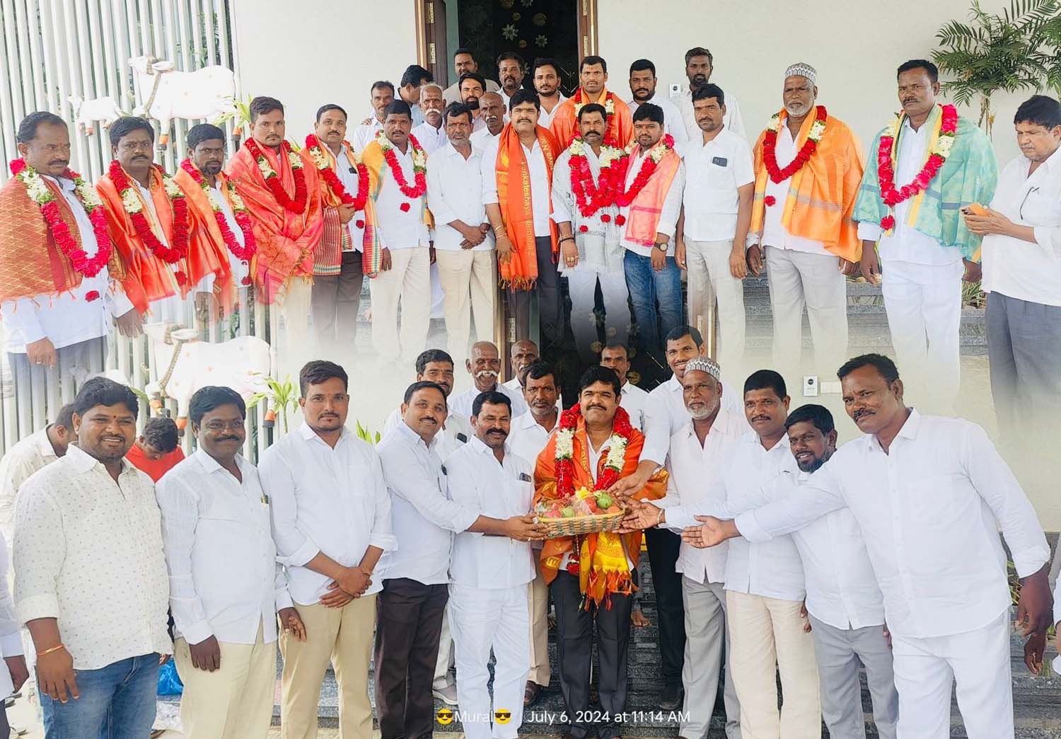 రైతులకు వన్నెతెచ్చే సేవలందించాలి