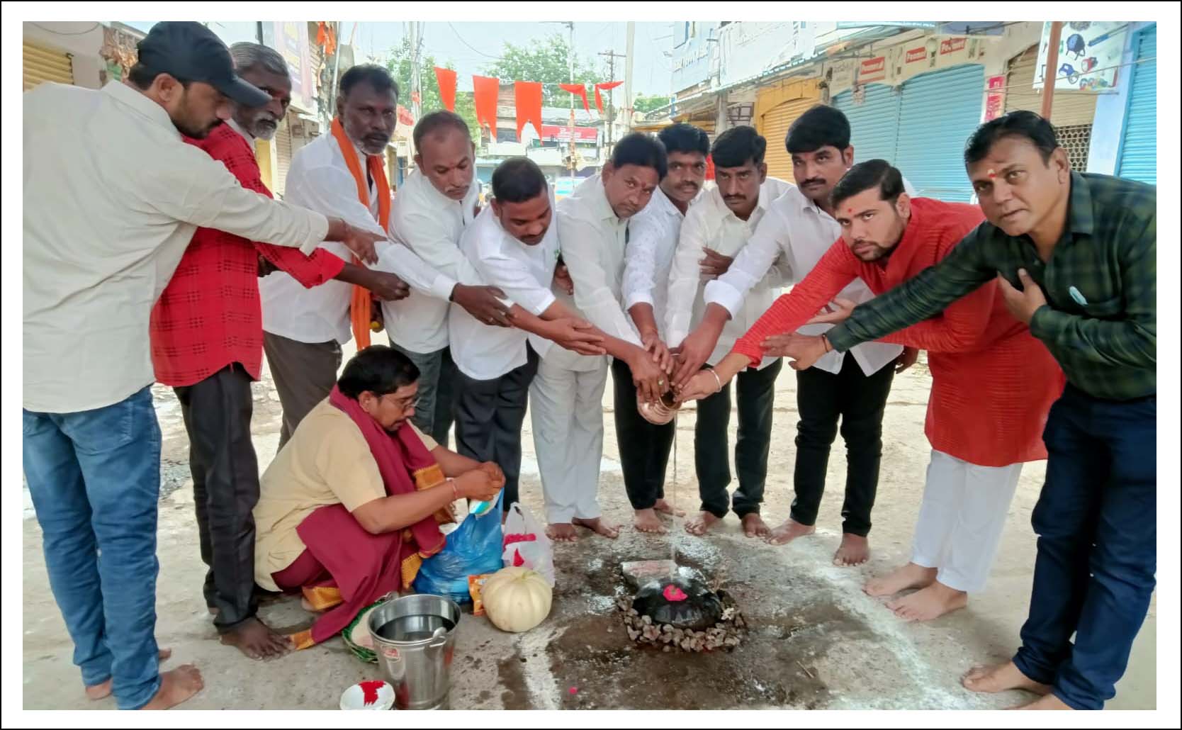 ఘనంగా బొడ్రాయికి పూజలు