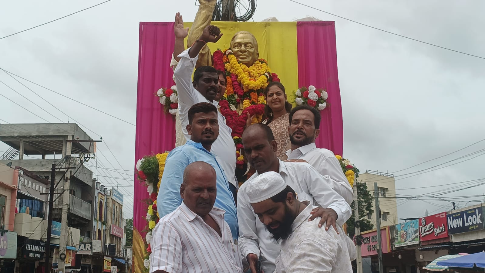 జయశంకర్ సార్ ఆశయాలకు కృషి చేయాలి