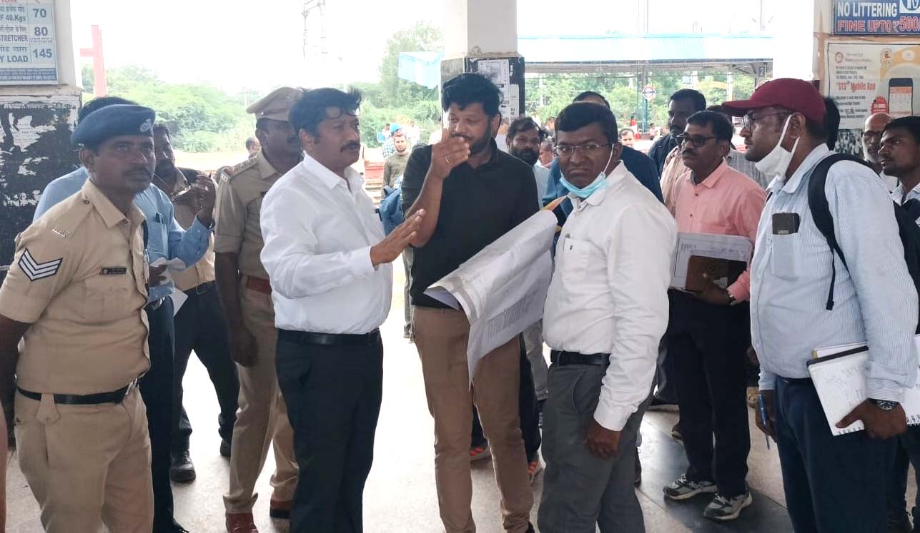 అమృత్ భారత్ పనుల్లో వేగం పెంచండి..!