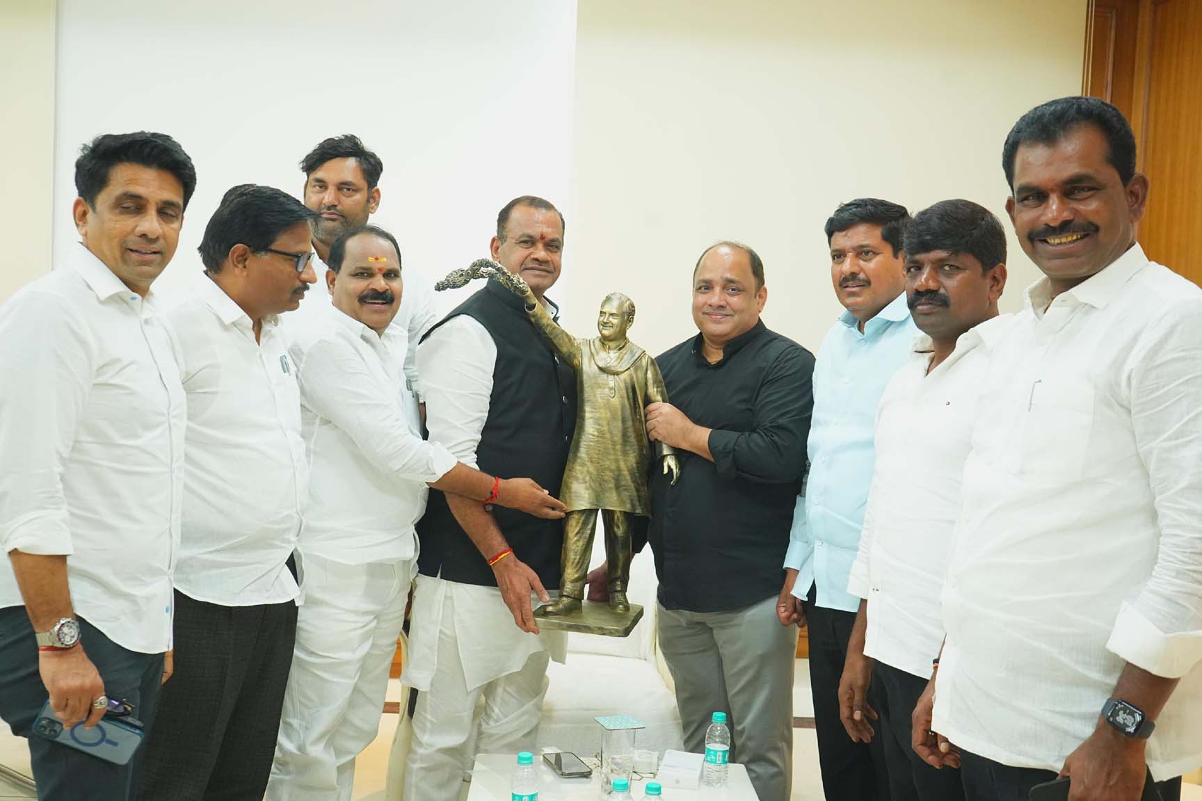తాండూరుకు రోడ్లకు రాజయోగం కల్పించండి