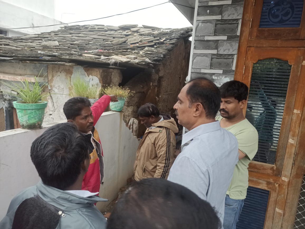 పాత తాండూరులో కూలిన ఇళ్లు