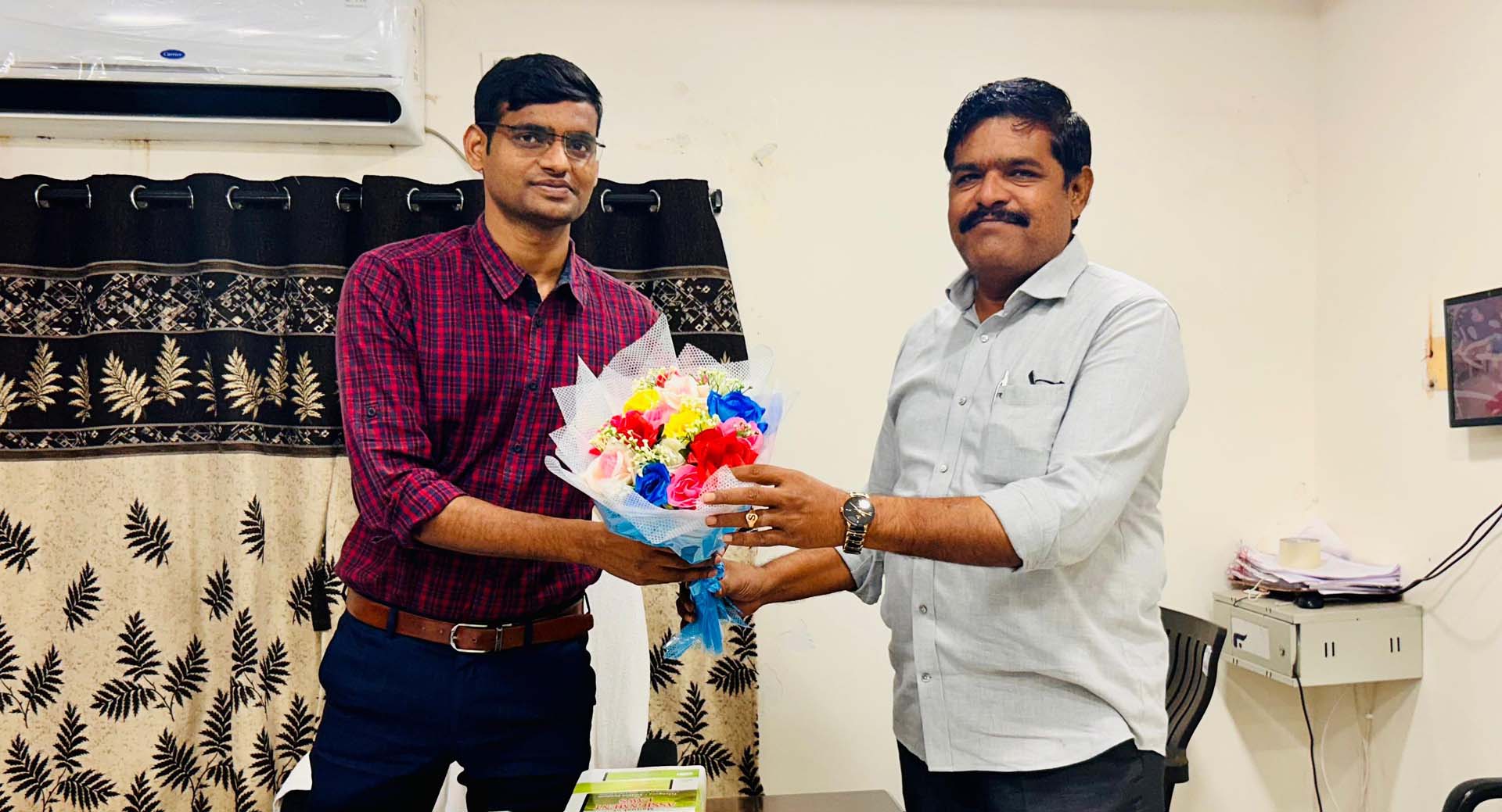 ప్రజా సమస్యల పరిష్కారానికి కృషి చేయండి