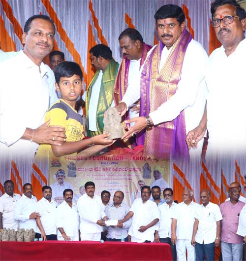 మట్టి వినాయకులనే ప్రతిష్టించాలి