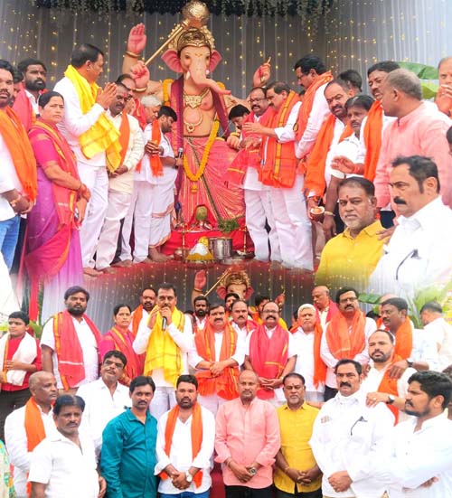 గణేష్ పండగను సంతోషంగా జరుపుకోవాలి