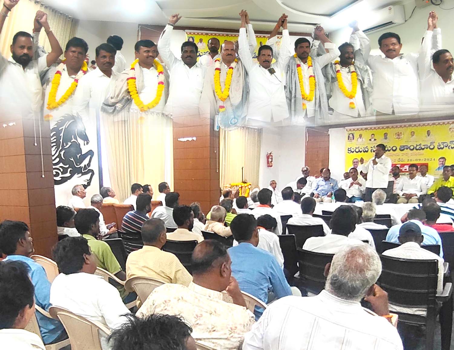 కురువలు అన్ని రంగాల్లో రాణించాలి