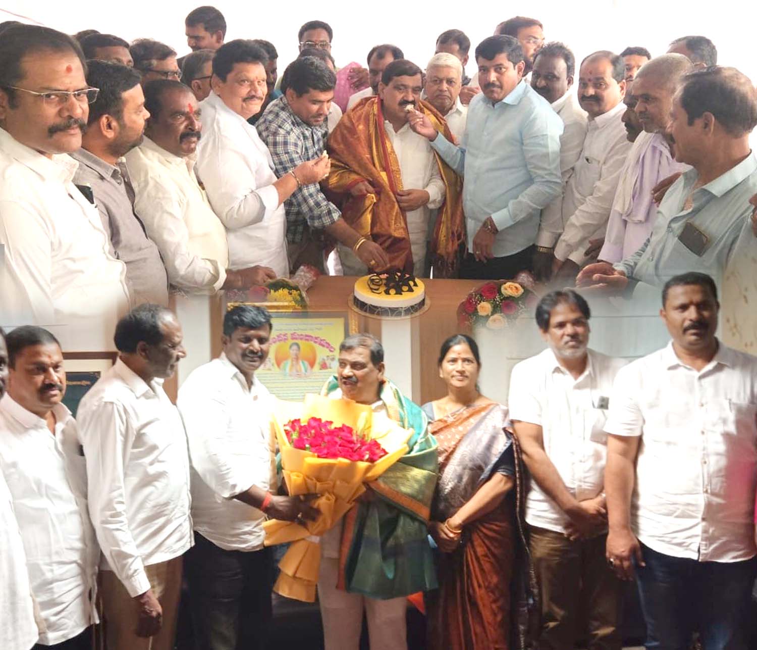 మహేంద్రుడికి జేజేలూ..!