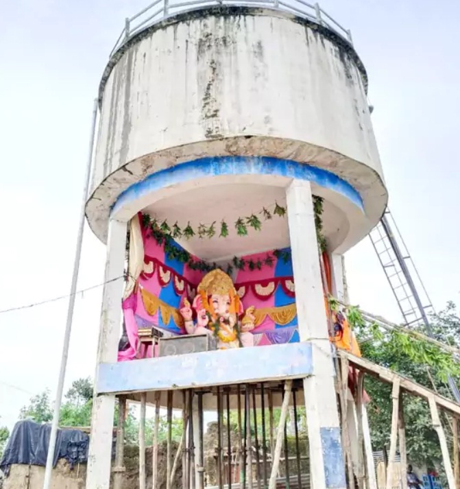 వాటర్‌ ట్యాంకుపై వినాయకుడు