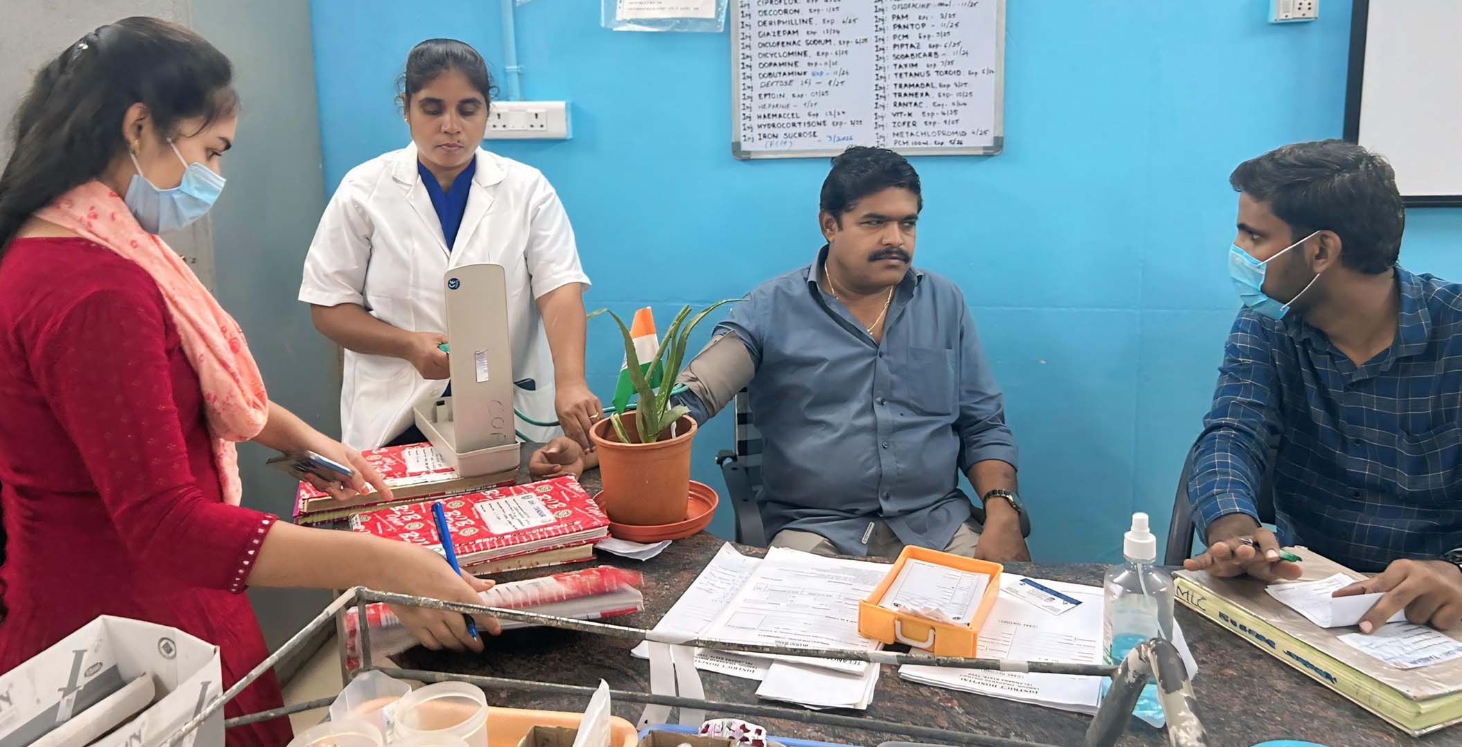 సామాన్యుడిలా 'సర్కార్ దవాఖానలో'