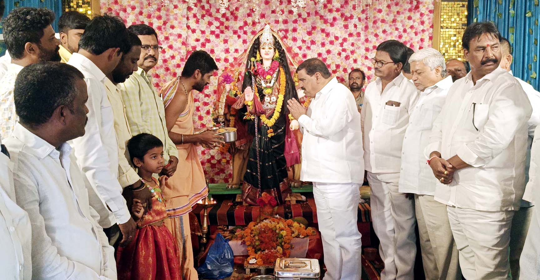 దుర్గామాత సేవలో..!
