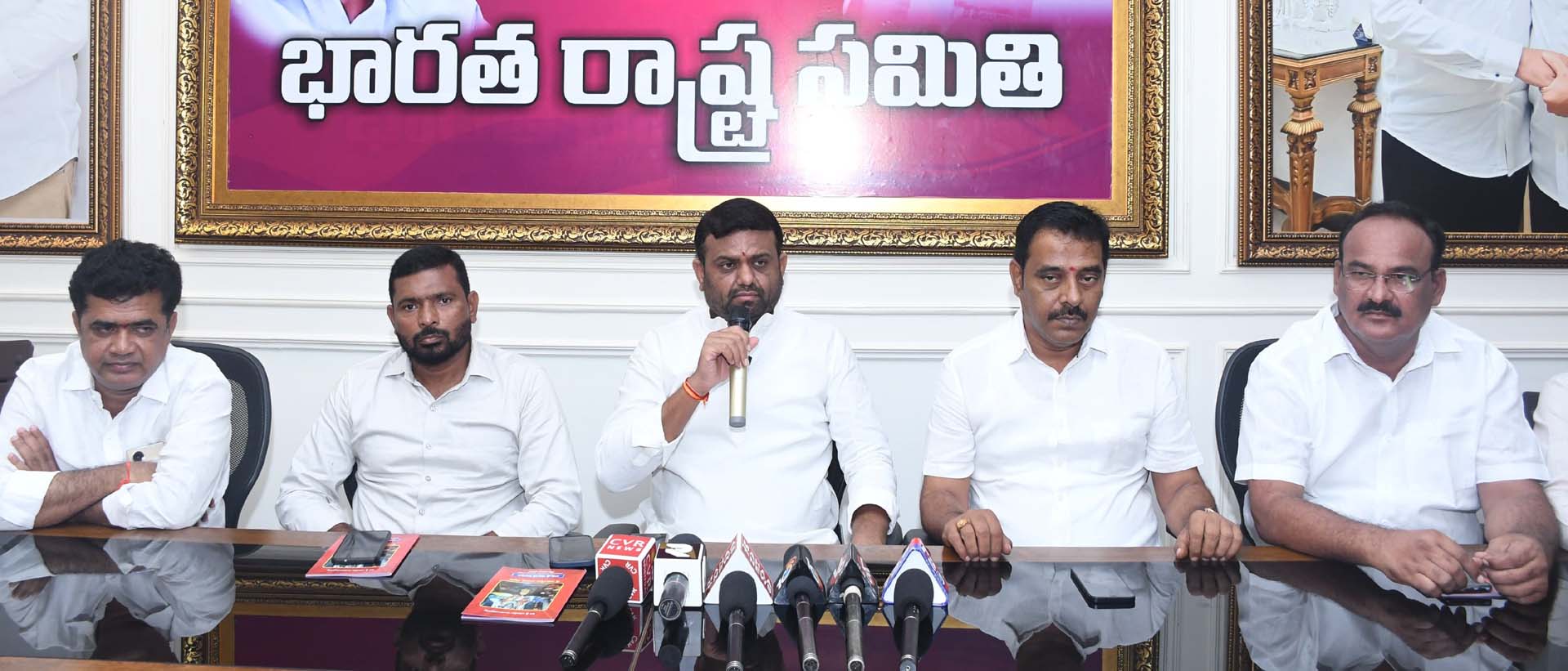 బ్రదర్స్ పాలనతో బ్రష్టు..!