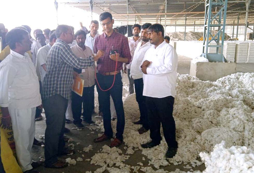 రైతులను మోసం చేస్తే చర్యలు తప్పవు..!