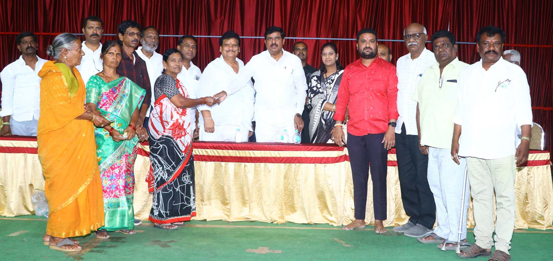 తాండూరులో ఇంటిగ్రేటేడ్ స్కూళ్లు..!