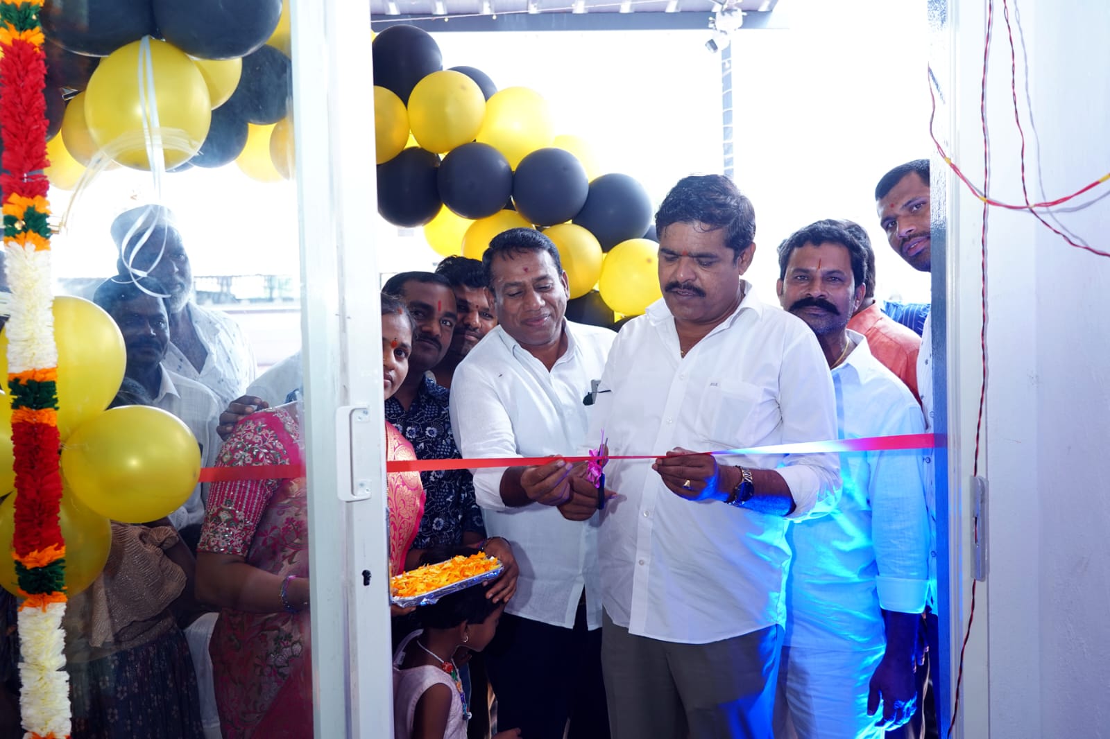 వ్యాపార రంగంలో వృద్ధి చెందాలి