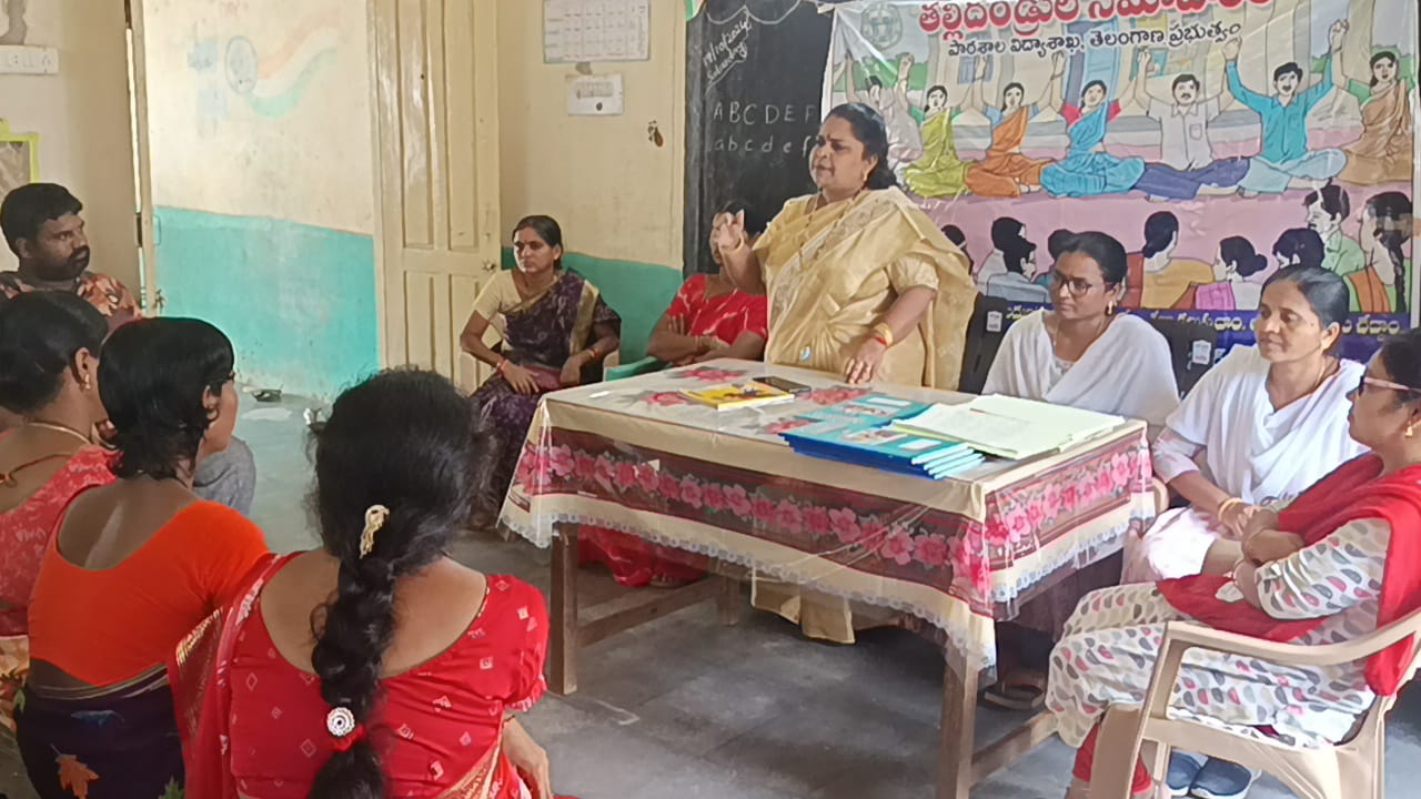 విద్యార్థుల చదువులపై దృష్టి సారించాలి