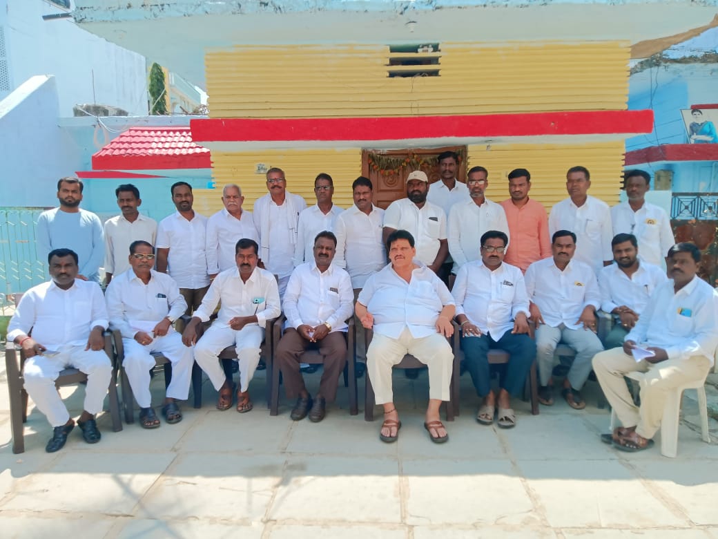 ఎమ్మెల్యేది అభివృద్ధి గేర్..!